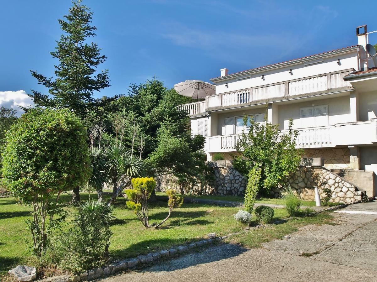 Apartment Biserka *